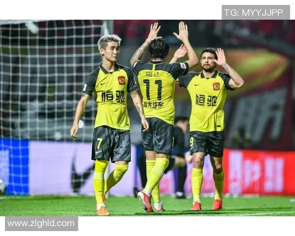 重庆足球队的速度之道:如何在赛场上赢得快速反击的优势